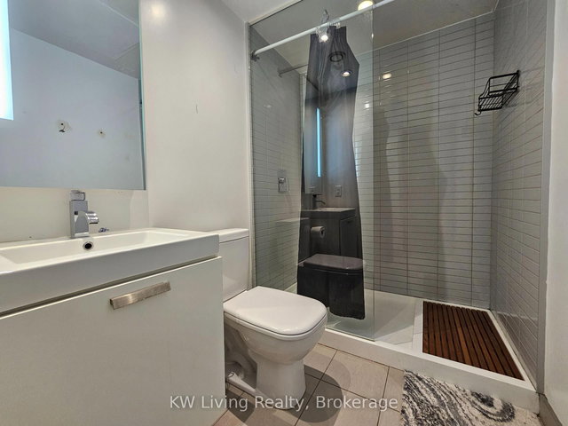 319 - 629 King Street W