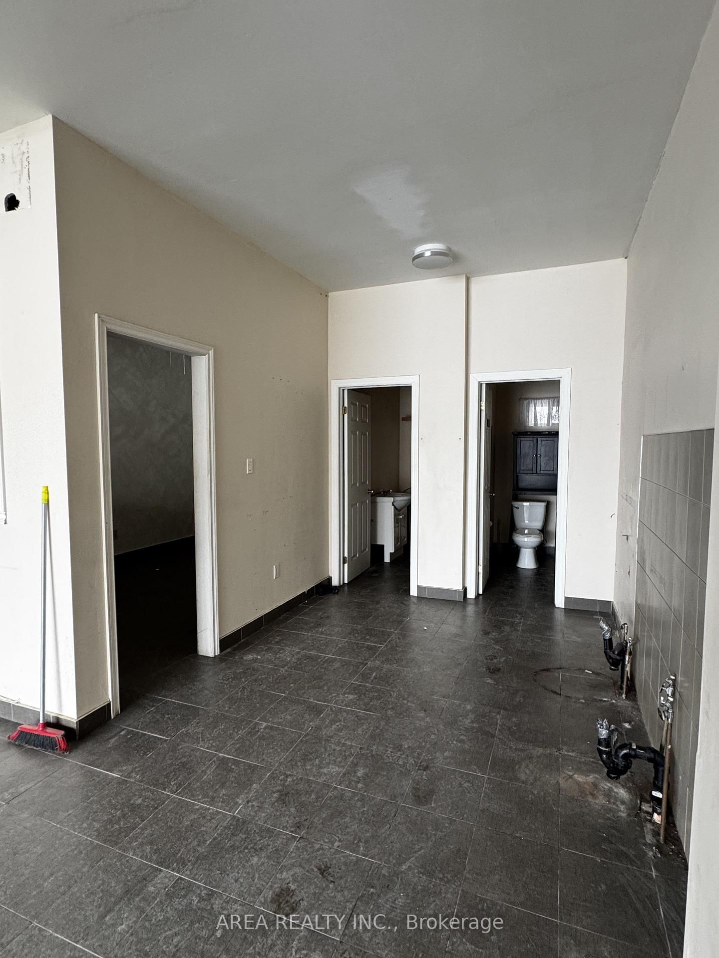 672 Sheppard Avenue W - Photo 8