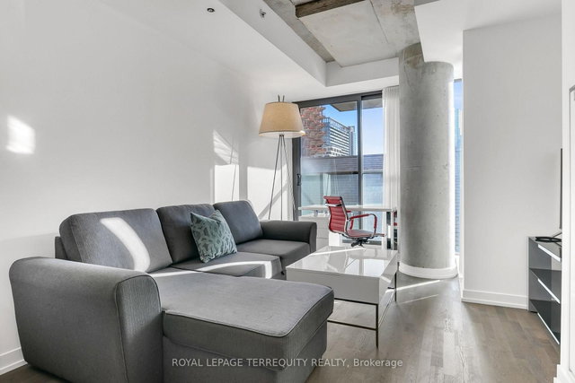 523 - 560 King Street W