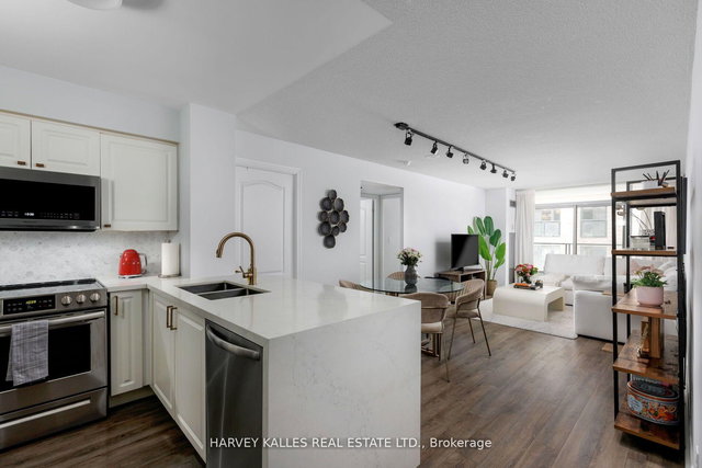 302 - 30 Hayden Street