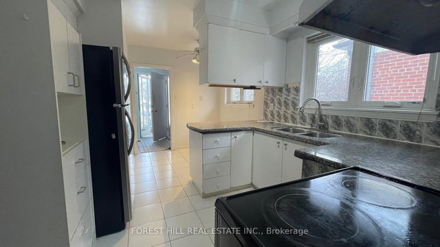 155 Churchill Avenue