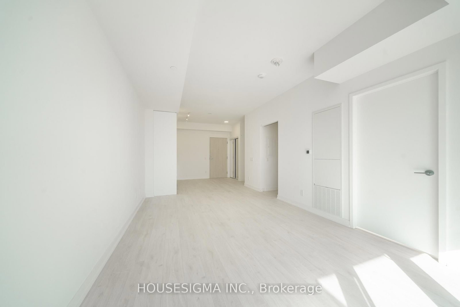 181 Sheppard Avenue E, Unit 415 - Photo 9