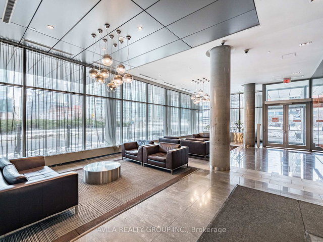 715 - 4 Spadina Avenue