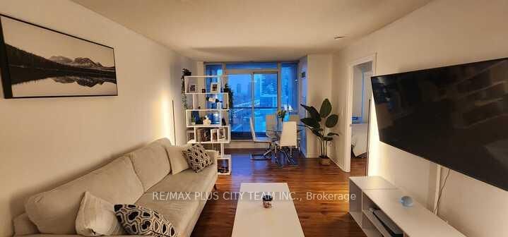 1606 - 16 Yonge St, Toronto, M5E 2A1 | Image 3