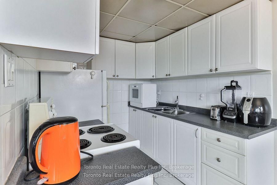 Condo for sale at 303-55 Neptune Drive, Toronto, Ontario, M6A 1X2 - Englemount-Lawrence - MLS: C12777640