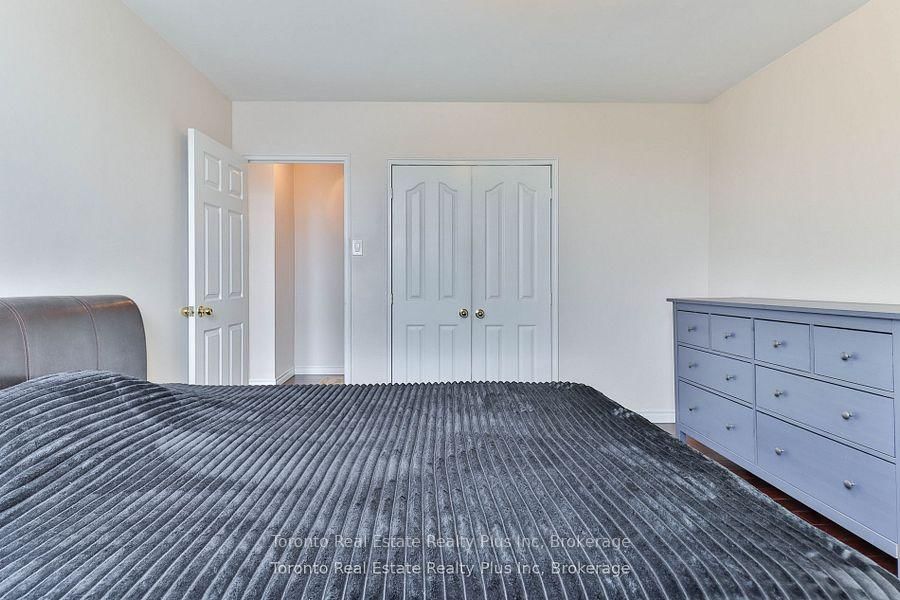 Condo for sale at 303-55 Neptune Drive, Toronto, Ontario, M6A 1X2 - Englemount-Lawrence - MLS: C12777640