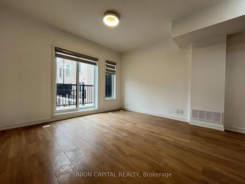 25 Case Ootes Dr, Toronto, M4A 1C5 | Image 3