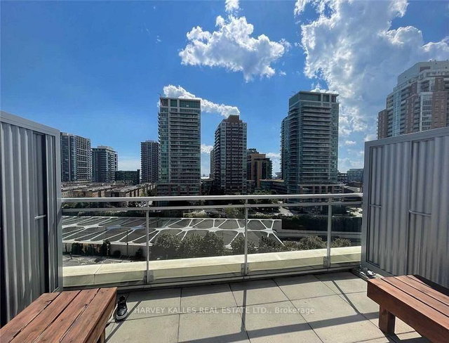 Ph832 - 1029 King Street W