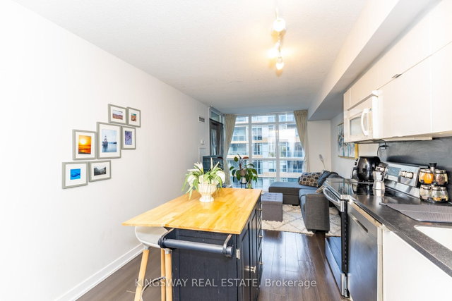 746 - 151 Dan Leckie Way