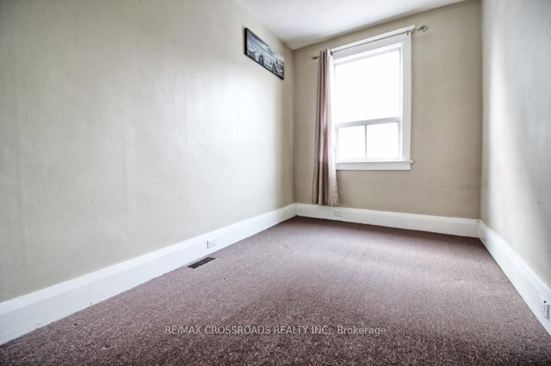 2nd Fl - 2001 Yonge St, Toronto, M4S 1Z8 | Image 2