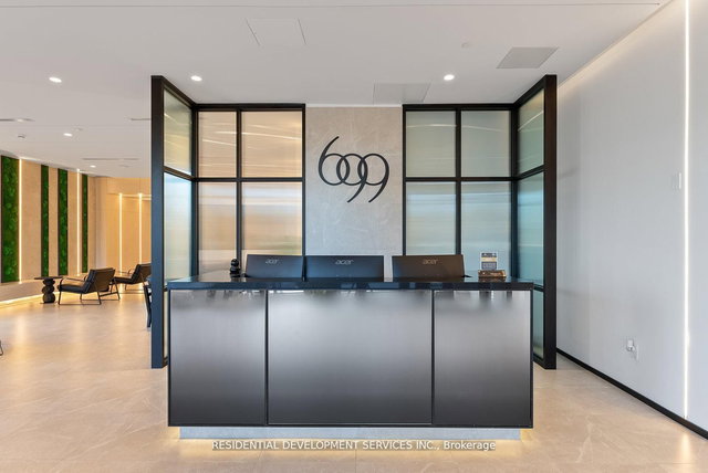 306 - 699 Sheppard Avenue E