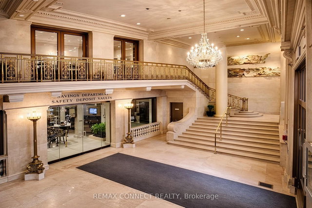 1702 - 1 King Street W