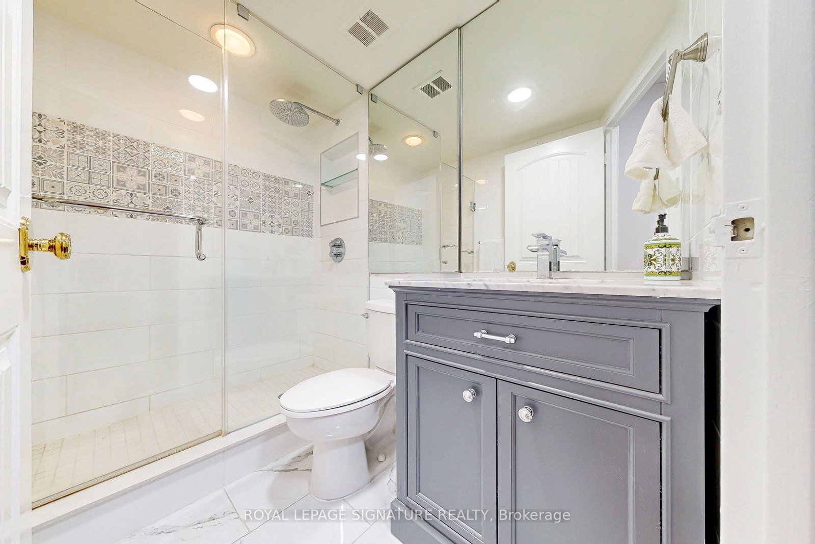 33 Harbour Square, Unit 410/204 - Photo 18