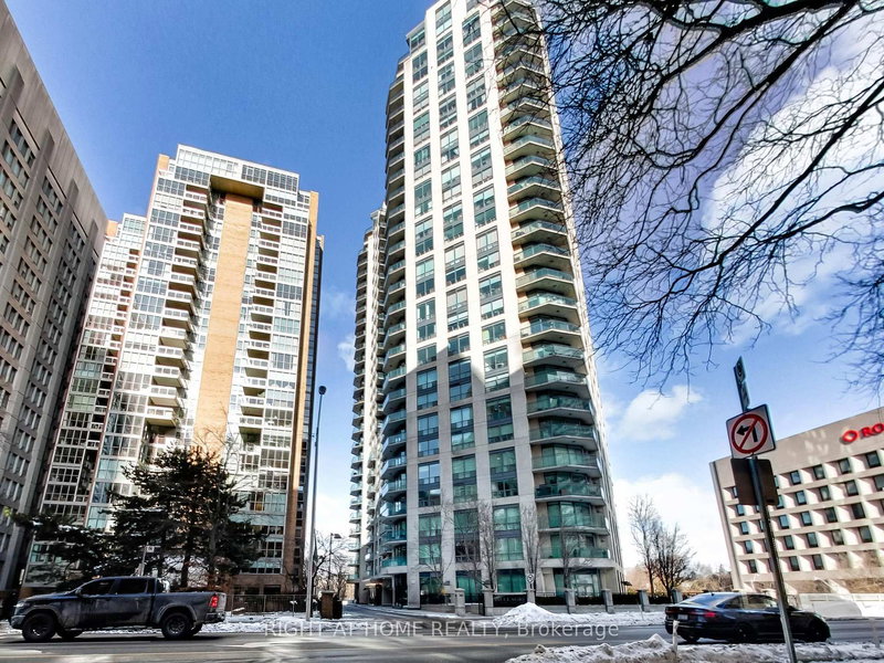 home for lease on 711-300 Bloor Street E