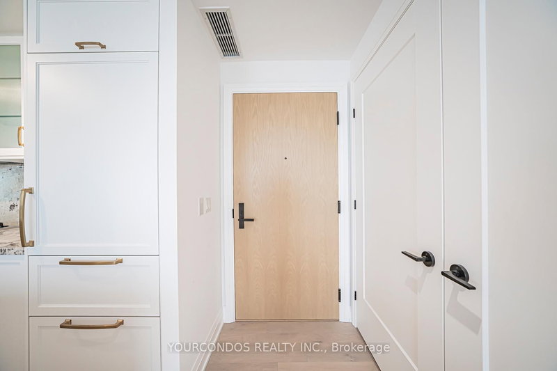 609 - 505 Glencairn Ave, Toronto, M6B 0B2 | Image 2
