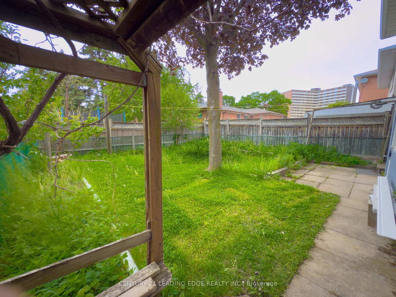 10 Clipper Rd, Toronto, M2J 4C9 | Image 2