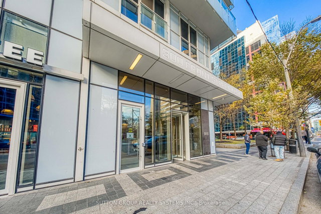 1912 - 300 Front Street W