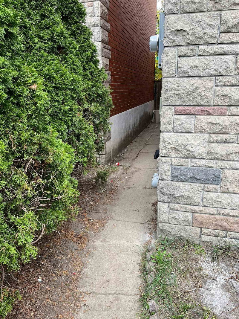 1 - 98 Frontenac Ave, Toronto, M5N 1Z9 | Image 2