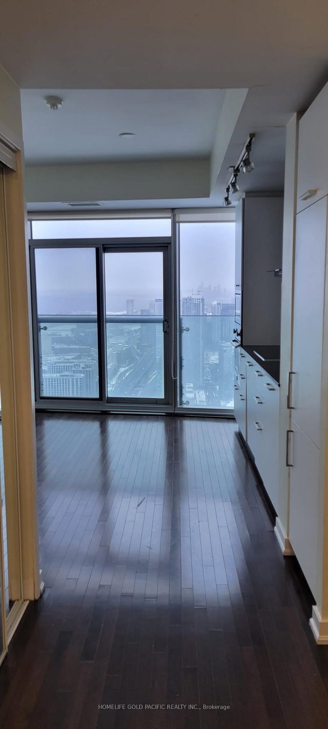 5106 - 12 York Street