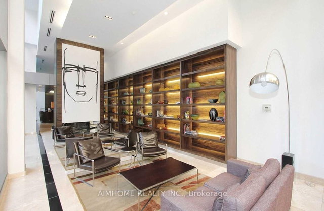 2804 - 38 Grenville Street