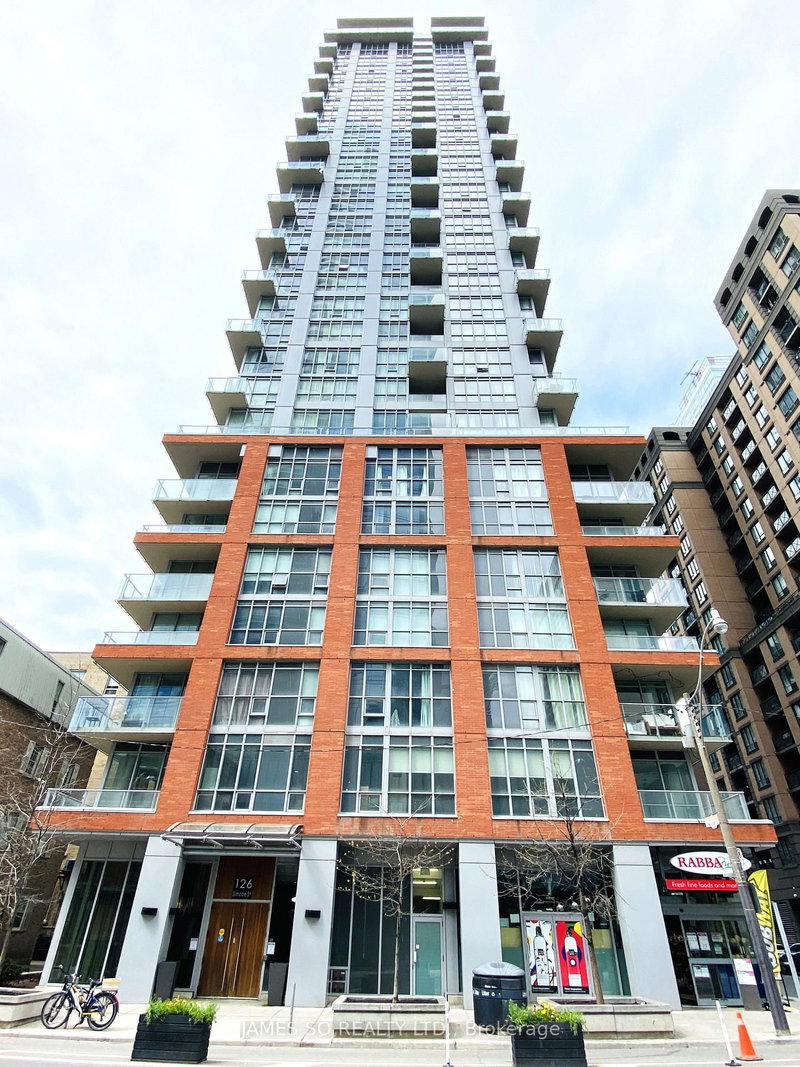 home for lease on 605-126 Simcoe Street