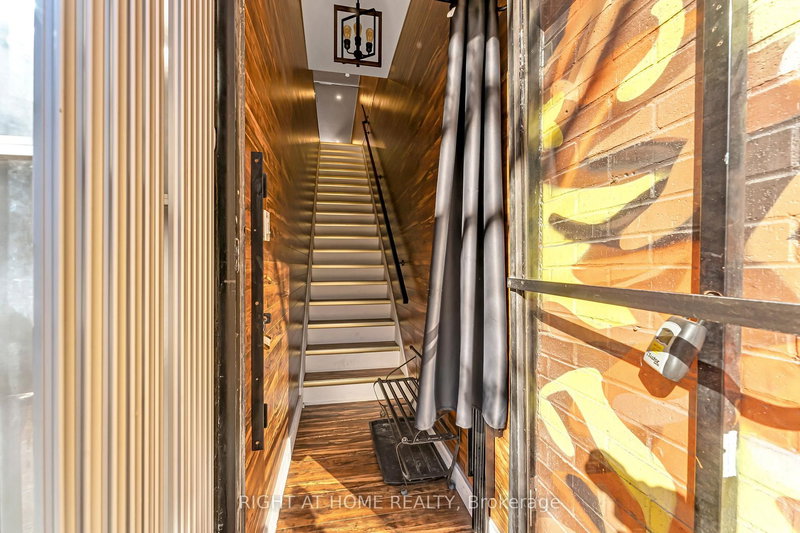 418 Queen St W, Toronto, M5V 2A7 | Image 3