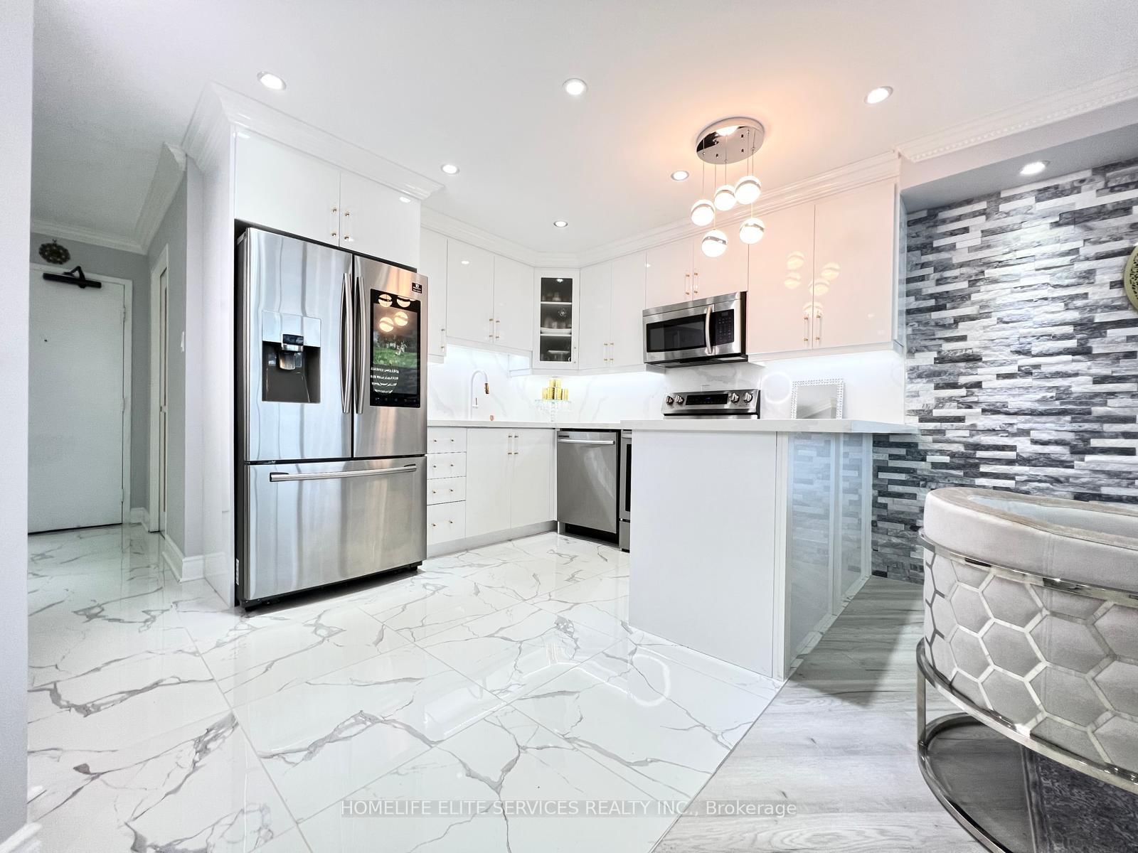 75 Graydon Hall Drive, Unit 1608 - Photo 11