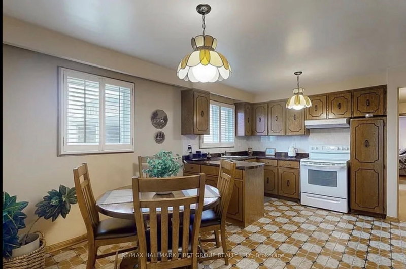 Room #2 - 23 St. Paschal Crt N, Toronto, M2M 1X6 | Image 3