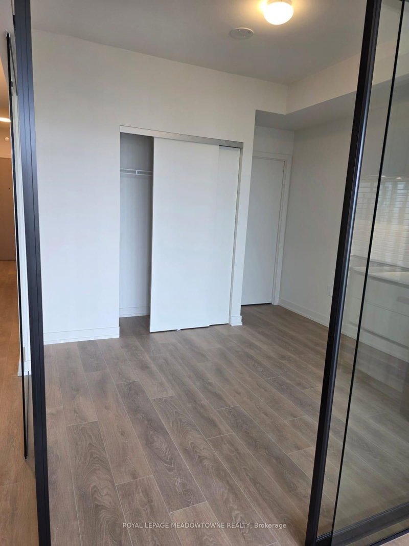 1014 - 181 Sterling Rd N, Toronto, M6R 2B2 | Image 3