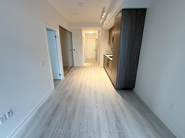 2604S - 110 Broadway Avenue