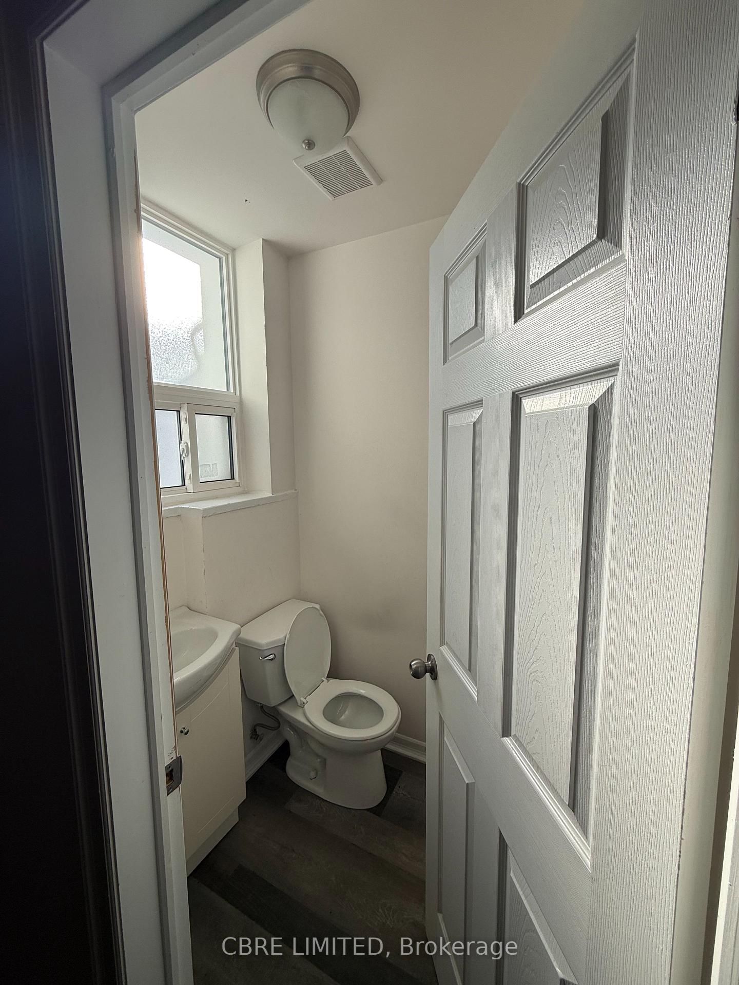 684 St. Clair Avenue W, Unit 2nd Floor - Photo 4