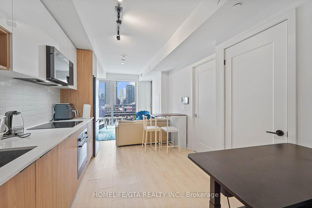 821 - 5 Defries Street 3
