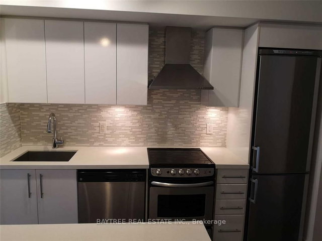 1205 - 58 Orchard View Boulevard