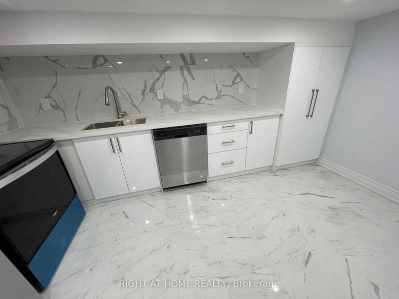 477 Ossington Ave, Toronto, M6G 3T3 | Image 2