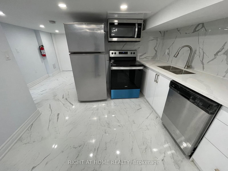 477 Ossington Ave, Toronto, M6G 3T3 | Image 3