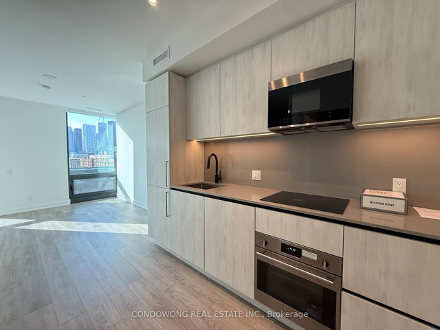 921 - 35 Parliament Street