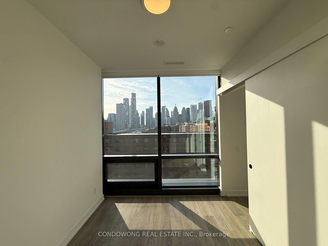 921 - 35 Parliament Street