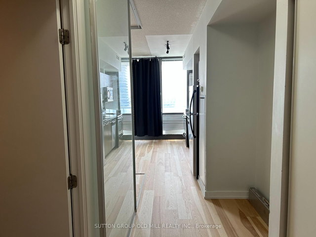 1103 - 33 Mill Street