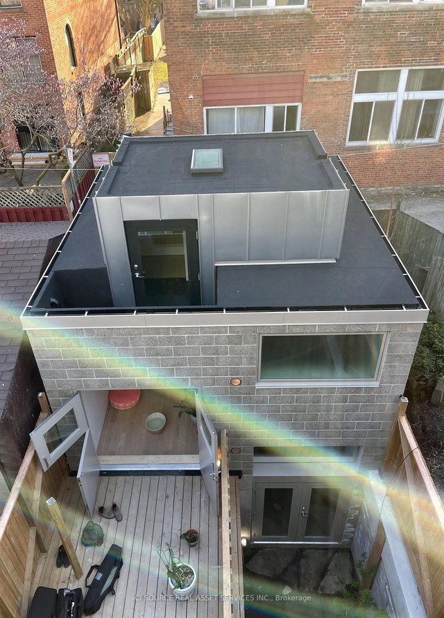 R - 60 Beverley Street