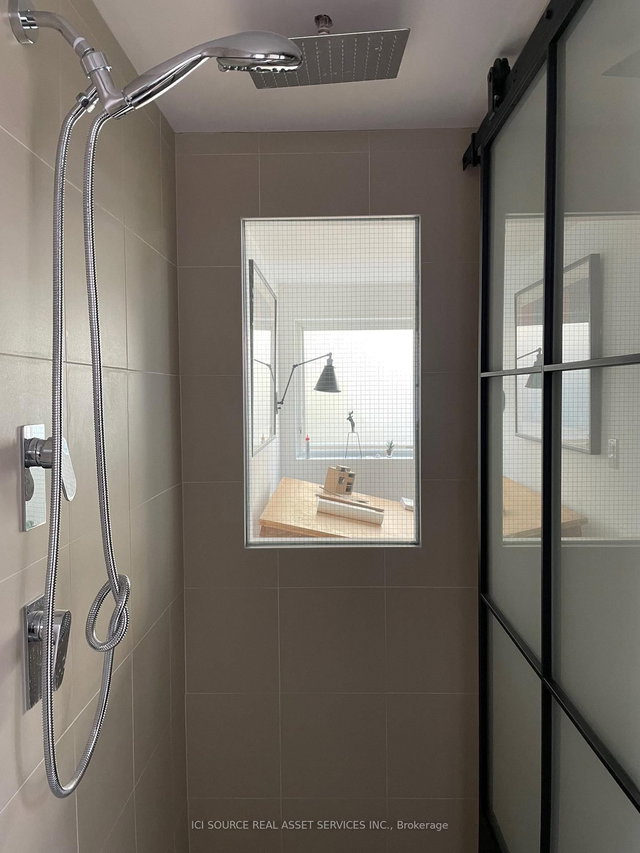 R - 60 Beverley Street