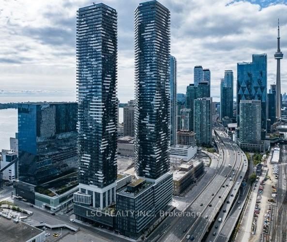 home for lease on 5302-138 Downes Street