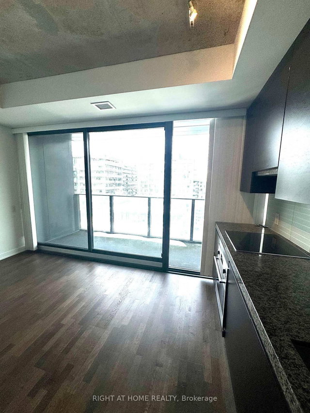 1316 - 629 King Street W W