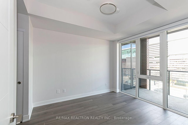 204 - 664 Spadina Avenue