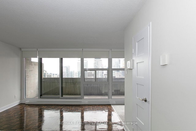 1901 - 33 Isabella Street