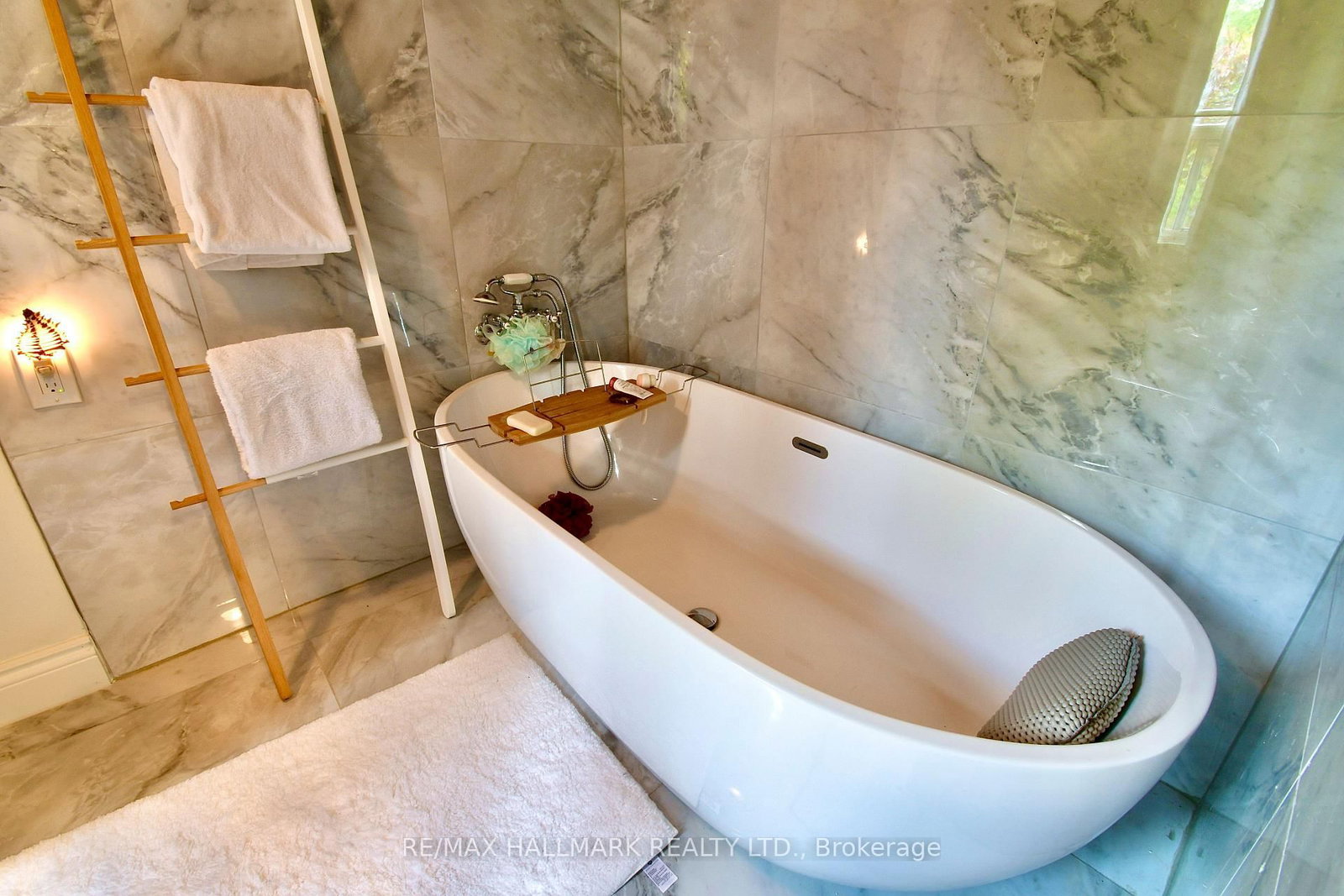 34 River Street • Toronto, ON photo 17
