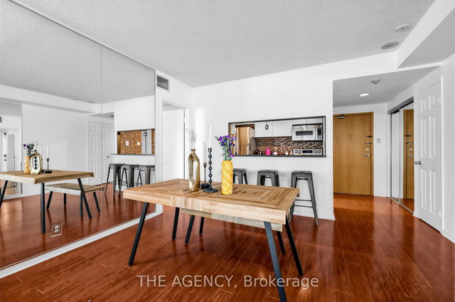 606 - 99 Harbour Square