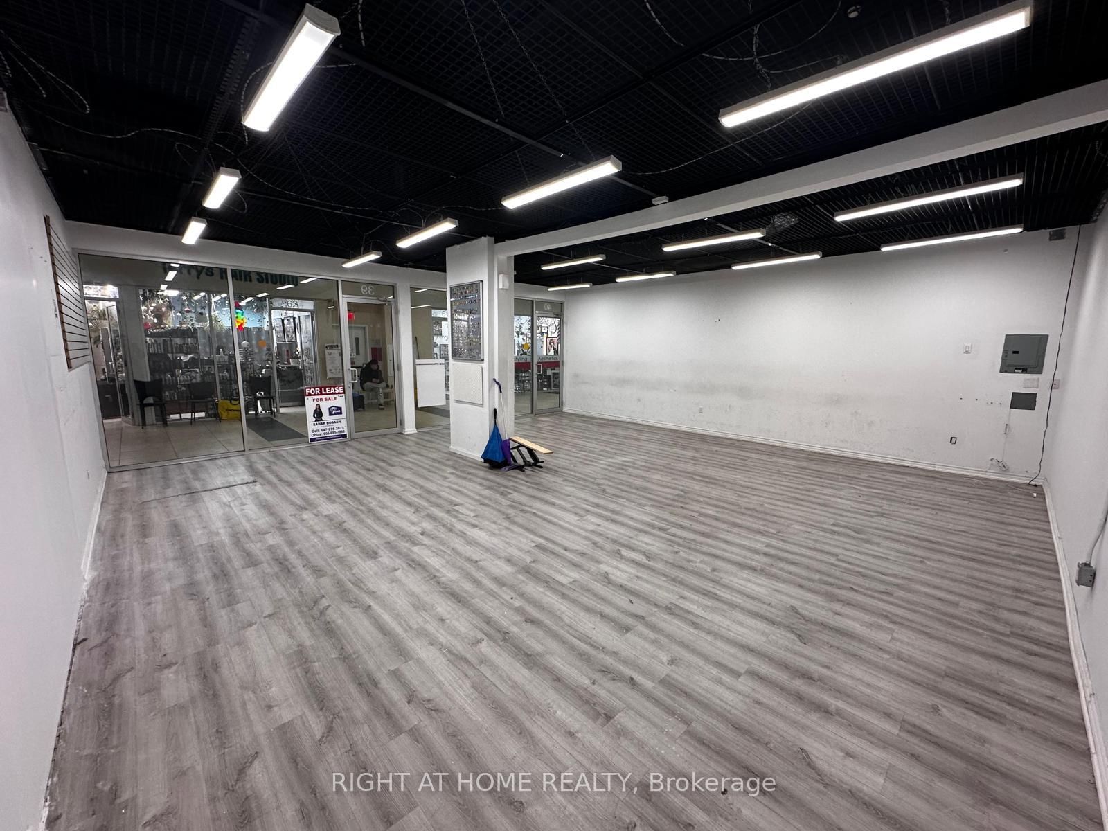 384 Yonge Street, Unit 39 - Photo 3