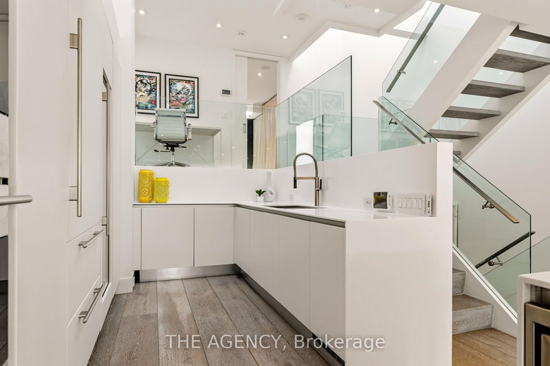 41 Berryman St, Toronto, M5R 1M7 | Image 2