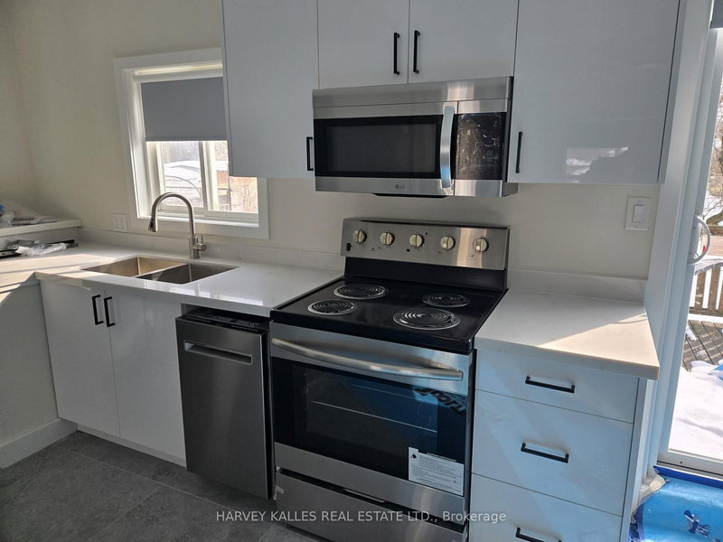 Main - 111 Mcallister Rd, Toronto, M3H 2N5 | Image 2