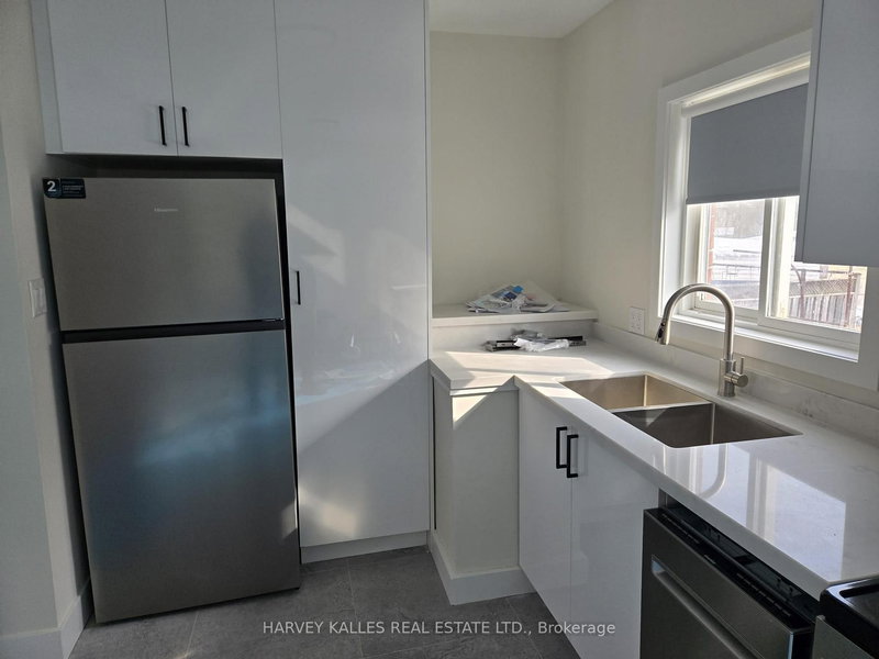 Main - 111 Mcallister Rd, Toronto, M3H 2N5 | Image 3